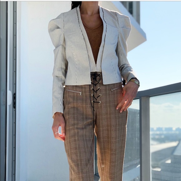 Zara Jackets & Blazers - Zara puffer Sleeve blazer